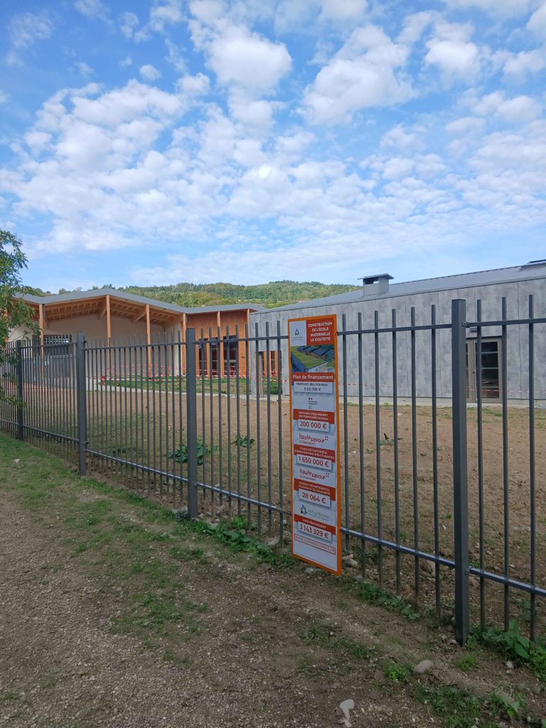 panneau financeurs ecole goutette